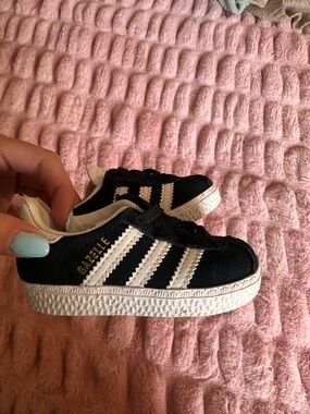 adidas Kids Black & White Gazelle Suede Sneakers - size 4